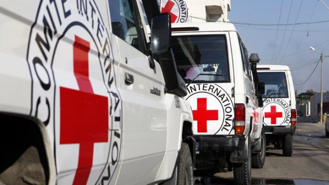 Три грузовика с гуманитарной помощью от МККК проследовали в ОРДЛО