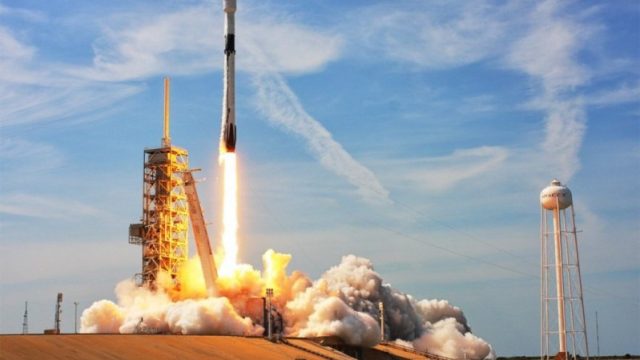 Ракета-носитель Falcon 9 успешно вывела на геостационарную орбиту спутник связи