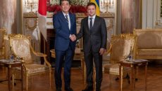 Зеленский встретился с Премьер-министром Японии Синдзо Абэ