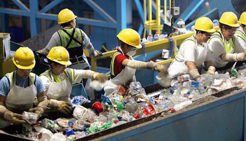 В МОЗ посчитали, сколько украинцы используют пластиковых пакетов