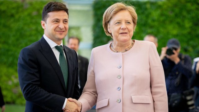 Зеленский назвал ключевую тему переговоров с Меркель