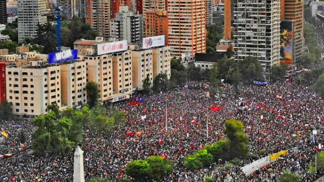 В Сантьяго на марш вышли около 20 тыс. человек