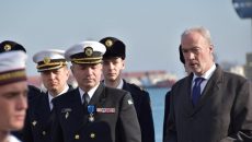 Макрон наградил командующего ВМС Украины