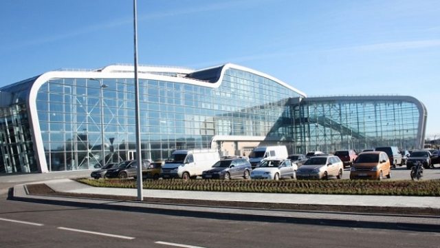 За 11 месяцев пассажиропоток аэропорта Львов вырос почти на 40%