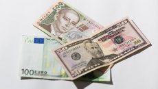 Украинцы хранят свои сбережения в долларах – ОПРОС