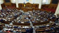 ВР приняла законопроект о разделении политических должностей и госслужбы