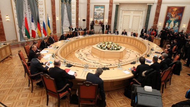 Трехсторонняя контактная группа обсудит в Минске новые участки разведения на Донбассе