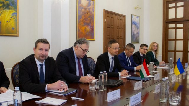 Венгрия может разблокировать диалог Украина - НАТО, - МИД