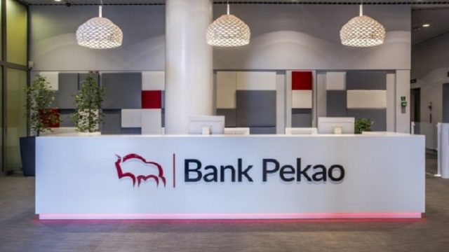 Крупнейший банк Польши среди своих клиентов насчитал свыше 100 тысяч украинцев
