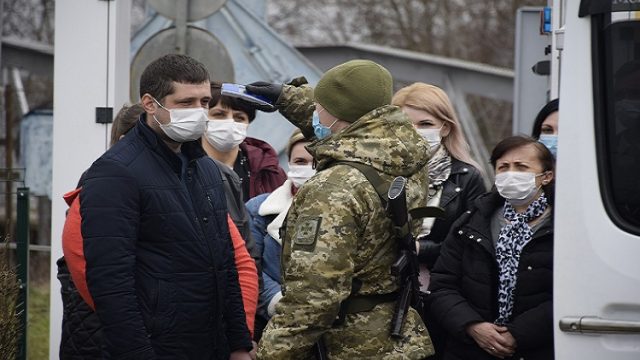 В Украину за сутки вернулись 5,6 тыс. украинцев