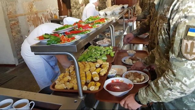 Зеленский подписал закон о питании военных