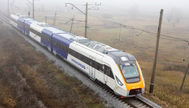 КВСЗ намерен поставлять дизель-поезда в Латвию