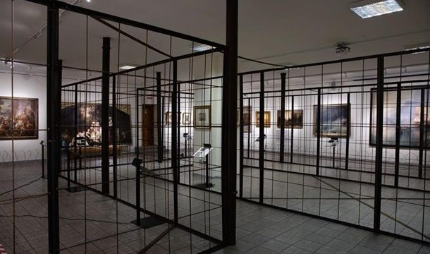 В Киеве открылась выставка картин Порошенко