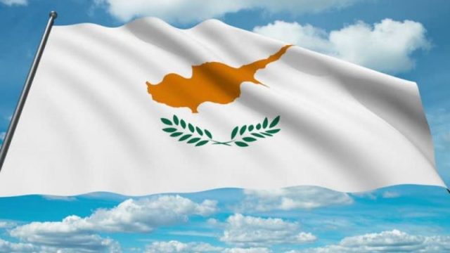 Кипр упрощает въезд для вакцинированных украинцев