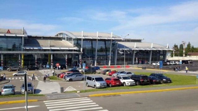 Аэропорт «Киев» начал принимать международные пассажирские рейсы