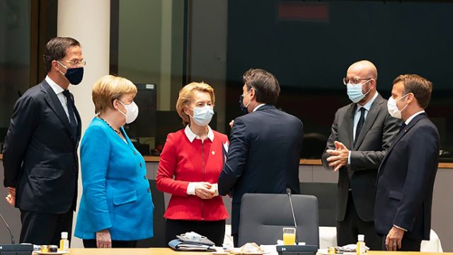 Меркель допускает провал саммита ЕС по экономике