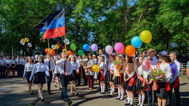 Зеленский одобрил прямое поступление студентов из ОРДЛО