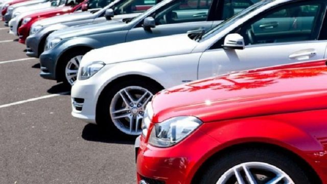 Импорт легковых авто в Украину сократился на 36%