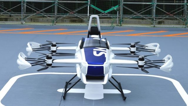 Японский стартап SkyDrive продемонстрировал публике летающий электромобиль SD-03
