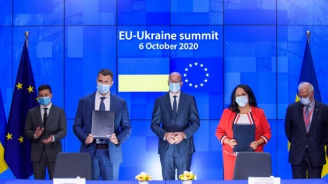 На полях Саммита Украина – ЕС подписан ряд двусторонних документов