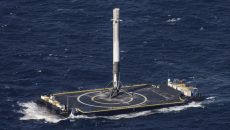 Многоразовая ступень ракеты-носителя Falcon 9 совершила успешную посадку