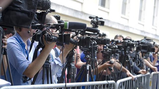 Рада ужесточила ответственность за нападение на журналистов