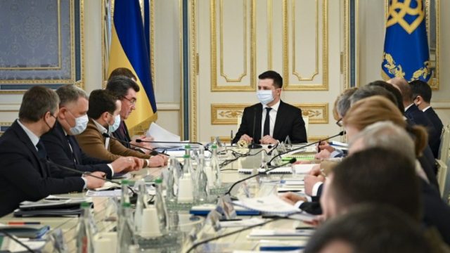 СНБО рассмотрел семь вопросов, в частности относительно ситуации на Донбассе, - Зеленский