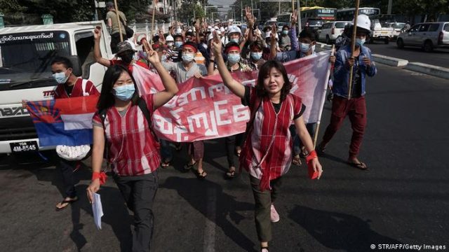 В Мьянме протестуют против военного переворота