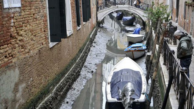 В Венеции пересохли знаменитые каналы