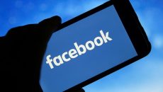 Facebook будет помечать посты о COVID-вакцинах