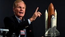 Байден предложит кандидатуру экс-сенатора Нельсона на пост главы NASA