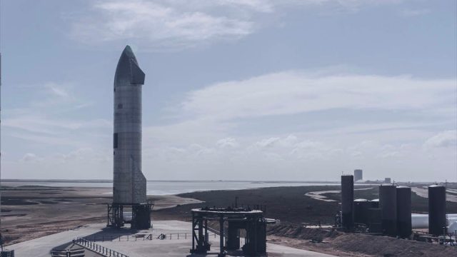 Прототип Starship компании SpaceX взорвался при посадке