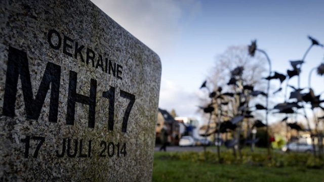Родственники жертв катастрофы MH17 потребовали выплаты компенсации