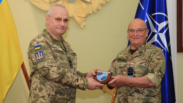 Глава Военного комитета НАТО приехал в Украину