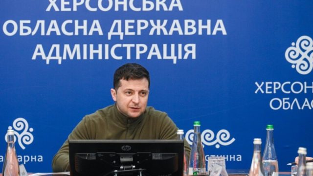 Зеленский одобрил санкции в связи с незаконными выборами в Крыму