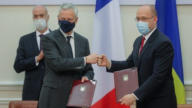 Украина и Франция подписали четыре соглашения