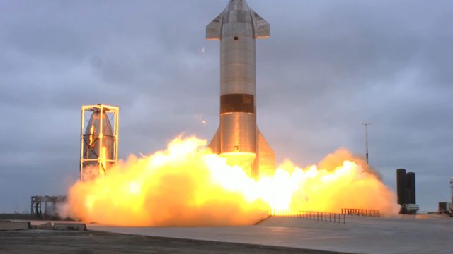SpaceX впервые успешно приземлила прототип ракеты Starship