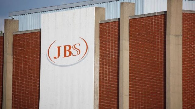 Крупнейший производитель мяса JBS заплатил хакерам $11 млн выкупа