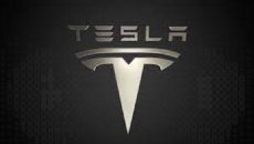 Tesla отменила запуск своего самого быстрого электромобиля