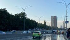 Движение транспорта по тоннелю на Елены Телиги в Киеве восстановили