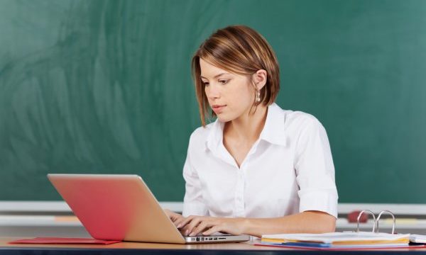В Украине закупят ноутбуки для 60 тысяч учителей – Минцифры