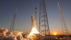 SpaceX запустит в космос спутник для отображения рекламы (фото)