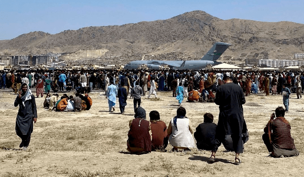 Ряд стран призвали граждан покинуть аэропорт Кабула
