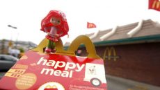 Mcdonald's откажется от пластиковых игрушек в детских наборах еды