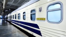 УЗ запускает вагоны-трансформеры в составе поезда Киев-Херсон