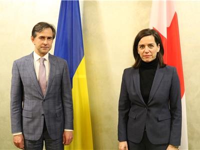 Украина и Канада договорились начать переговоры о пересмотре соглашения о ЗСТ
