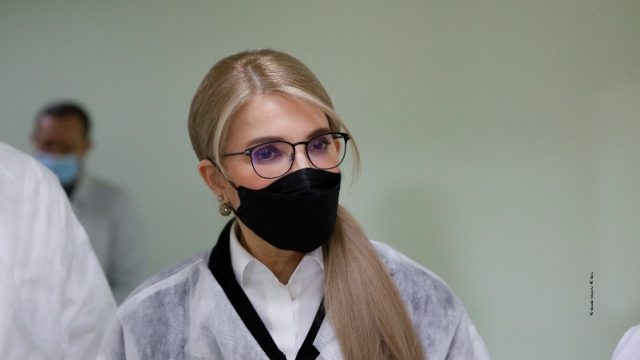 В пік епідемії медики залишені без доплат та найнеобхідніших препаратів, – Тимошенко