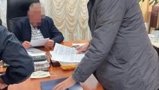 На Киевщине чиновников поймали на взятке