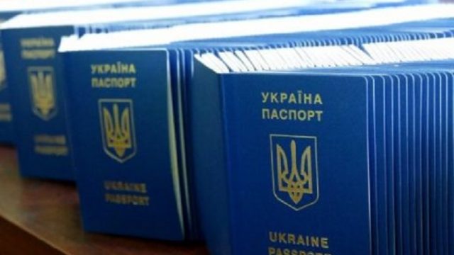 В Украине упростили предоставление гражданства для россиян и иностранных бойцов АТО
