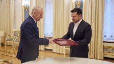 Зеленский присвоил Героя Украины композитору Покладу